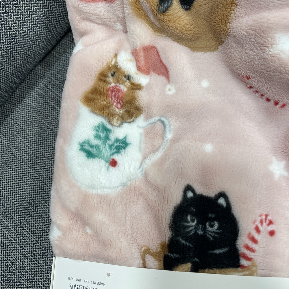 Pink Christmas Cats & Coffee Cups πββ¬π©·ππ Plush Holiday Throw blanket NwT - Picture 8 of 10
